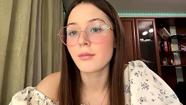 Adel strongwoman online show from December 16, 3:17 pm