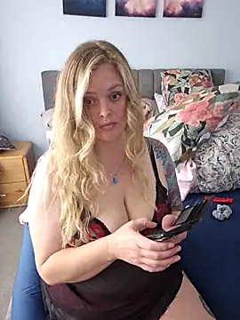 Snapshot of Bridgette03 chatting on October 7, 1:03 am Bridgette03 online show from October 7, 1:03 am