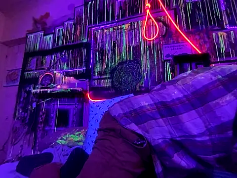 Snapshot of 3615-ULLA chatting on October 25, 5:19 pm 3615-ULLA online show from October 25, 5:19 pm