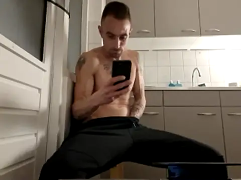 kompiee online show from December 15, 3:33 am