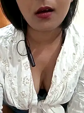 Snapshot of Queen_Kushi4 chatting on June 18, 6:12 pm Queen Kushi4 online show from June 18, 6:12 pm
