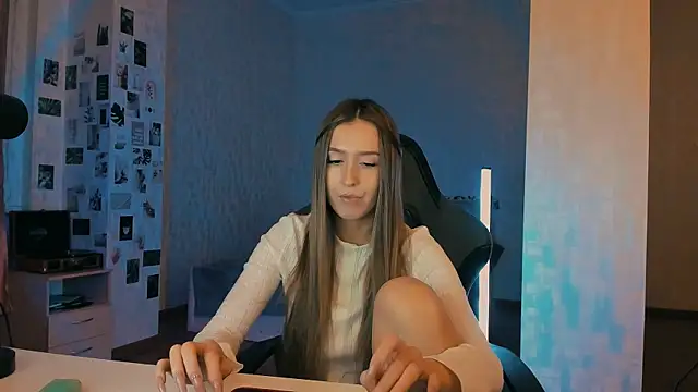 Snapshot of yourrdanceteacher chatting on December 3, 7:45 pm yourrdanceteacher online show from December 3, 7:45 pm