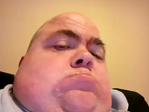 Nigel1121 online show from April 10, 10:42 am