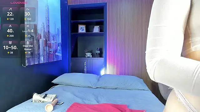 Snapshot of SamaraAnders_ chatting on October 17, 4:26 am SamaraAnders online show from October 17, 4:26 am