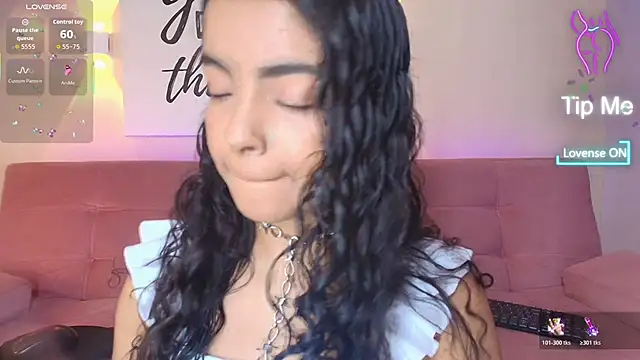 Snapshot of SunnyGilmoree chatting on November 7, 7:58 pm SunnyGilmoree online show from November 7, 7:58 pm