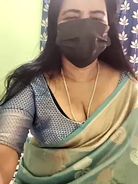 Snapshot of mallu-lover chatting on October 5, 5:39 am mallu-lover online show from October 5, 5:39 am