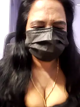 Snapshot of mallu-lover chatting on November 2, 11:07 pm mallu-lover online show from November 2, 11:07 pm