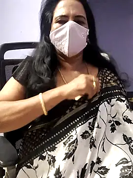 Snapshot of mallu-lover chatting on November 17, 11:43 pm mallu-lover online show from November 17, 11:43 pm