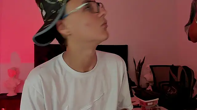 NoahLux online show from September 16, 7:04 pm
