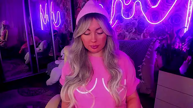 Snapshot of Ninaabyanka chatting on October 17, 8:22 pm Ninaabyanka online show from October 17, 8:22 pm