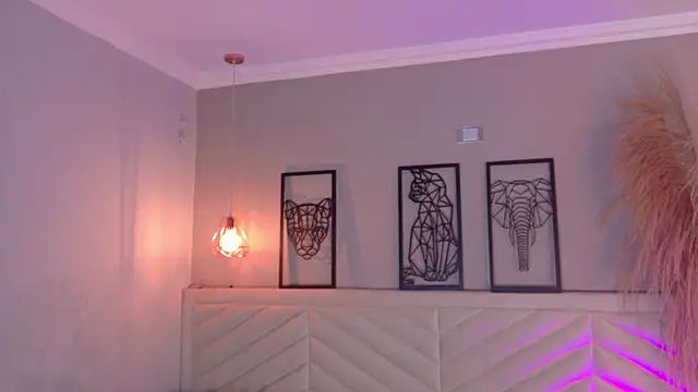 amy miller1 online show from December 18, 9:54 pm