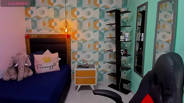 Snapshot of ROSIE_MOSS chatting on October 17, 7:16 pm ROSIE MOSS online show from October 17, 7:16 pm