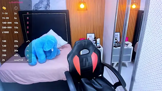 Snapshot of ROSIE_MOSS chatting on November 15, 3:30 pm ROSIE MOSS online show from November 15, 3:30 pm