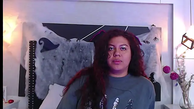 Snapshot of CloeStron chatting on October 24, 11:50 am CloeStron online show from October 24, 11:50 am