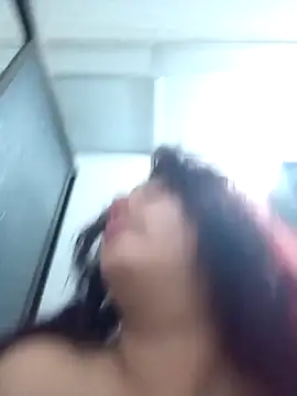 Snapshot of CloeStron chatting on November 6, 3:13 pm CloeStron online show from November 6, 3:13 pm