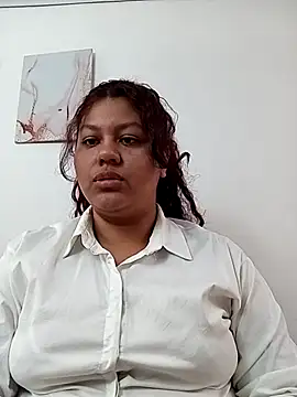 Snapshot of CloeStron chatting on November 18, 2:54 pm CloeStron online show from November 18, 2:54 pm