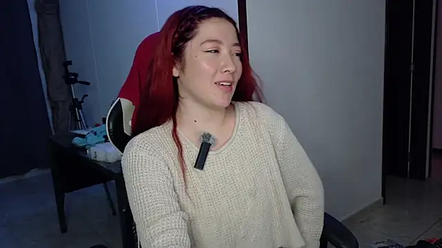 Snapshot of lunnaa_ chatting on October 23, 2:55 am lunnaa online show from October 23, 2:55 am