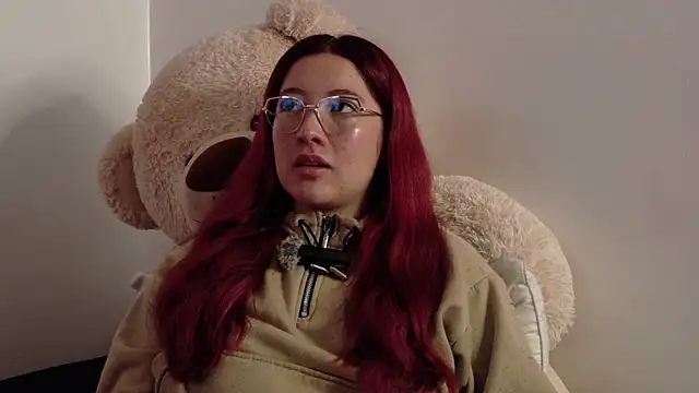 Snapshot of lunnaa_ chatting on November 7, 4:01 am lunnaa online show from November 7, 4:01 am