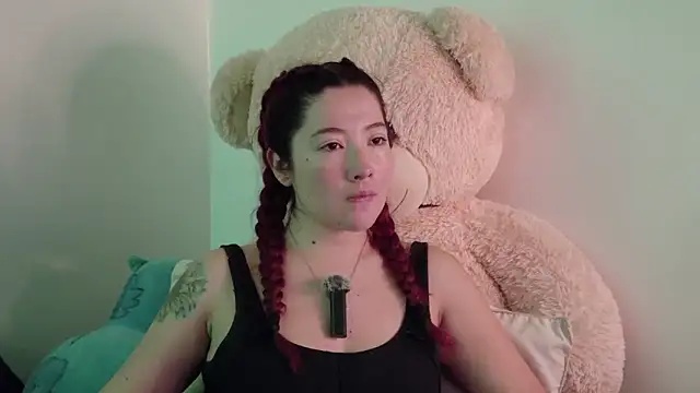 Snapshot of lunnaa_ chatting on November 18, 3:34 am lunnaa online show from November 18, 3:34 am