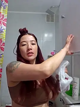 lunnaa  online show from January 14, 10:03 pm