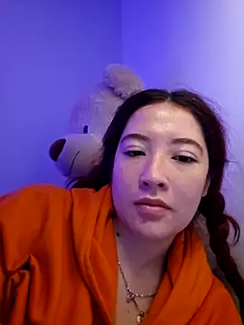 lunnaa  online show from February 11, 11:59 am