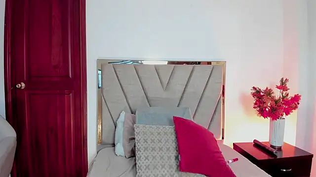 SerenaAveline online show from October 12, 4:50 pm