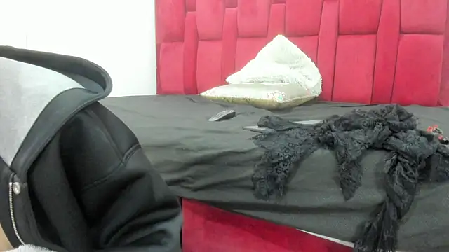 Snapshot of Mollyxketa1_ chatting on November 6, 2:23 am Mollyxketa1 online show from November 6, 2:23 am