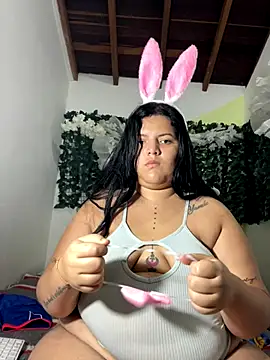 Snapshot of Isaval100 chatting on October 31, 3:18 am Isaval100 online show from October 31, 3:18 am