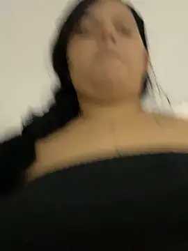 Snapshot of Isaval100 chatting on November 13, 1:15 am Isaval100 online show from November 13, 1:15 am