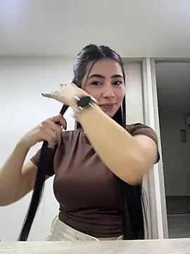 EmelyParker online show from April 4, 9:45 pm