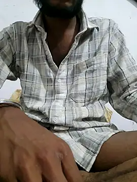 Snapshot of yashuuuu021 chatting on October 18, 7:58 pm yashuuuu021 online show from October 18, 7:58 pm