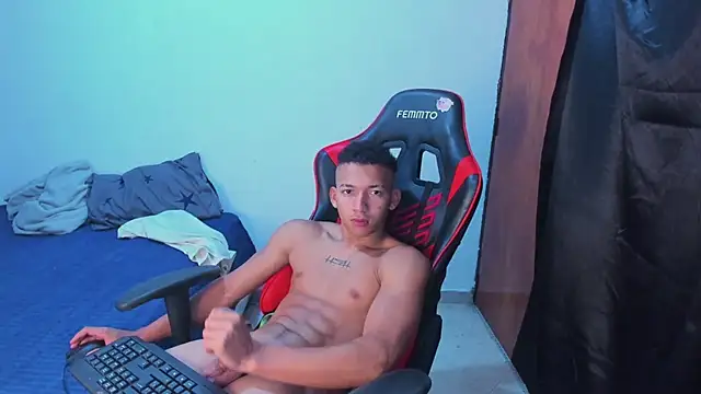 Snapshot of JuanchiT66 chatting on June 4, 5:57 am JuanchiT66 online show from June 4, 5:57 am