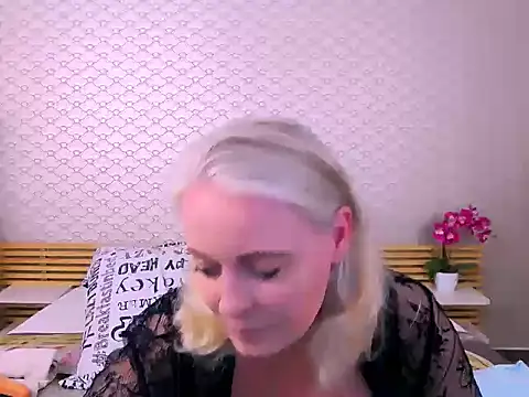 Anais Janson online show from June 4, 8:15 pm