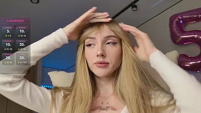 Snapshot of Lunainnk chatting on November 17, 6:57 pm Lunainnk online show from November 17, 6:57 pm