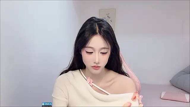 R R6 online show from October 6, 1:52 pm