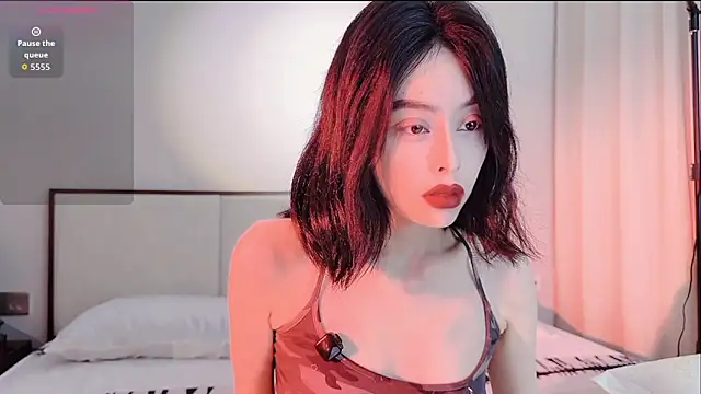 Snapshot of lucy-66 chatting on December 17, 9:04 am lucy-66 online show from December 17, 9:04 am