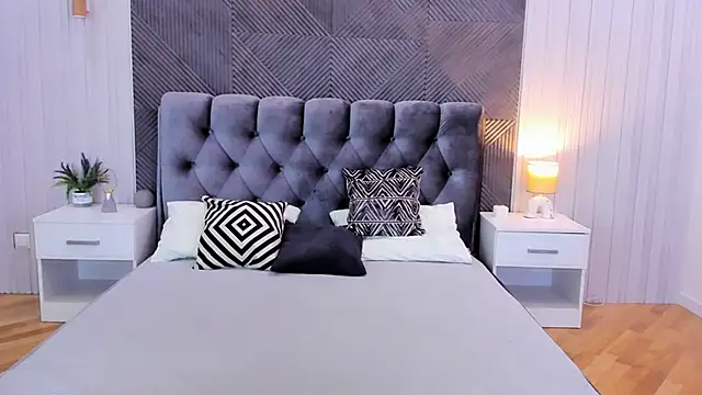 Snapshot of PrincessSlay chatting on September 9, 5:18 am PrincessSlay online show from September 9, 5:18 am