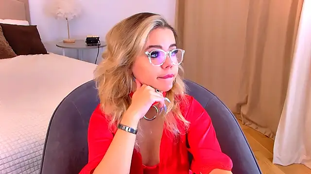 Snapshot of PrincessSlay chatting on September 18, 5:20 am PrincessSlay online show from September 18, 5:20 am