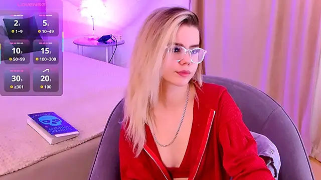 Snapshot of PrincessSlay chatting on November 11, 5:29 am PrincessSlay online show from November 11, 5:29 am