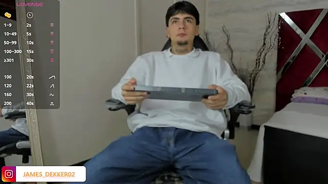 JamesDeker online show from September 30, 7:52 pm