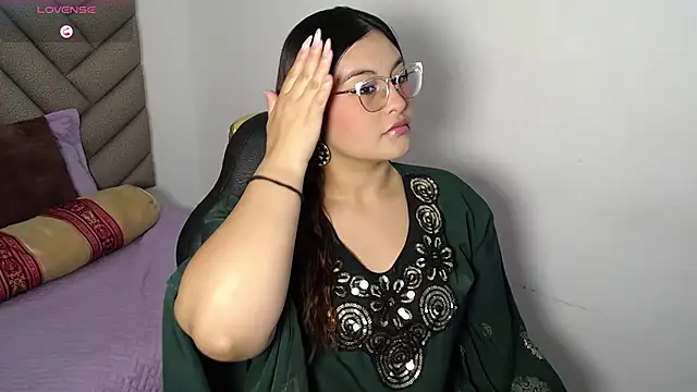 Snapshot of heluejamil chatting on October 29, 12:29 pm heluejamil online show from October 29, 12:29 pm