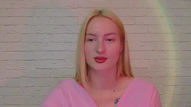 Snapshot of Alice_Sweet_01 chatting on January 5, 5:38 pm Alice Sweet 01 online show from January 5, 5:38 pm
