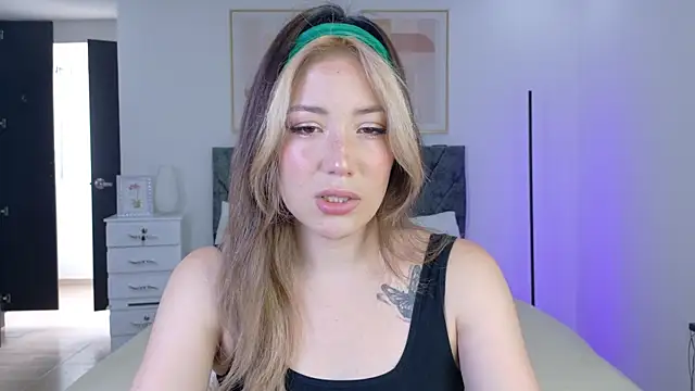 Snapshot of Eliih_01 chatting on September 12, 6:08 pm Eliih 01 online show from September 12, 6:08 pm