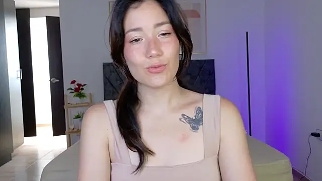 Snapshot of Eliih_01 chatting on October 1, 2:45 pm Eliih 01 online show from October 1, 2:45 pm