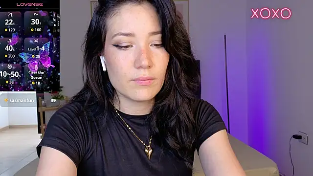 Snapshot of Eliih_01 chatting on October 15, 6:08 pm Eliih 01 online show from October 15, 6:08 pm