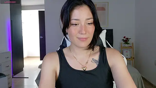 Snapshot of Eliih_01 chatting on November 4, 3:55 pm Eliih 01 online show from November 4, 3:55 pm