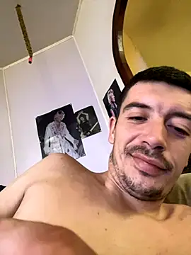 Snapshot of gb7572 chatting on September 14, 2:27 pm gb7572 online show from September 14, 2:27 pm