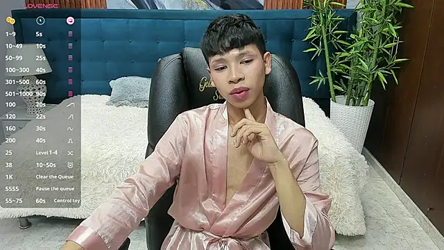 Snapshot of dilan_911 chatting on October 21, 6:19 pm dilan 911 online show from October 21, 6:19 pm