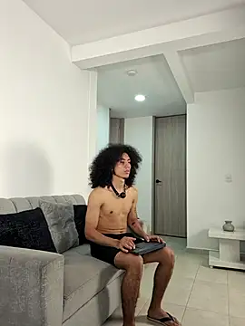 Snapshot of zadders_yb chatting on March 4, 7:25 am zadders yb online show from March 4, 7:25 am