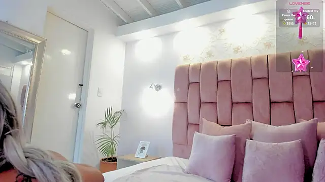 aishathornee online show from September 24, 9:51 pm